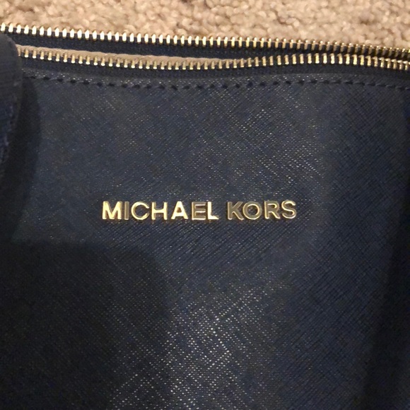 Micheal Kors Jet set navy tote - Picture 4 of 8